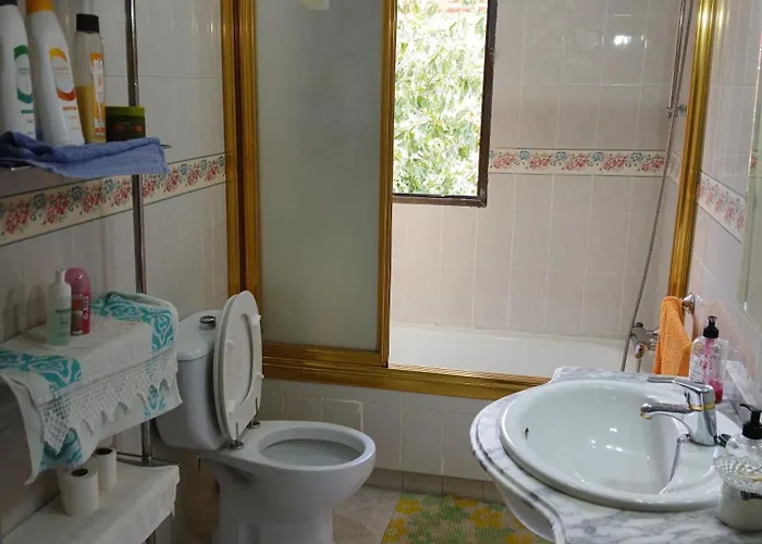 Bed & Breakfast Privada Triple Con Camas Individuales Toledo