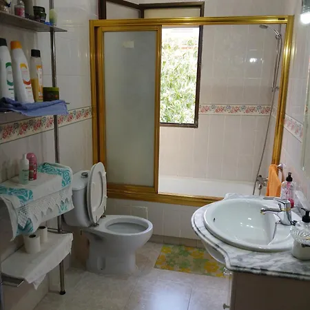 ベッド・アンド・ブレックファスト Privada Triple Con Camas Individuales トレド