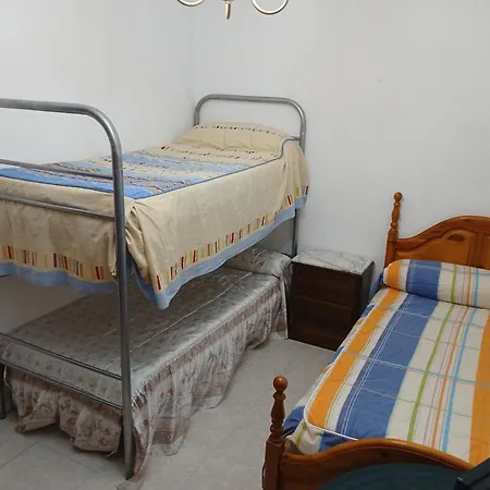 Privada Triple Con Camas Individuales B&B 톨레도