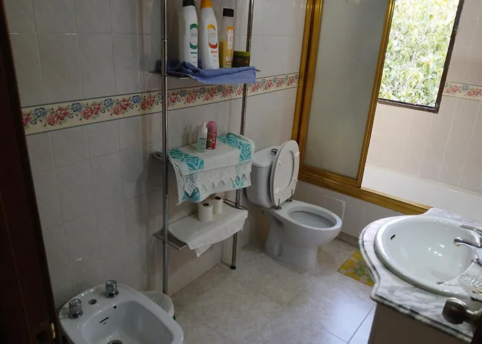 Nocleg ze śniadaniem Privada Triple Con Camas Individuales